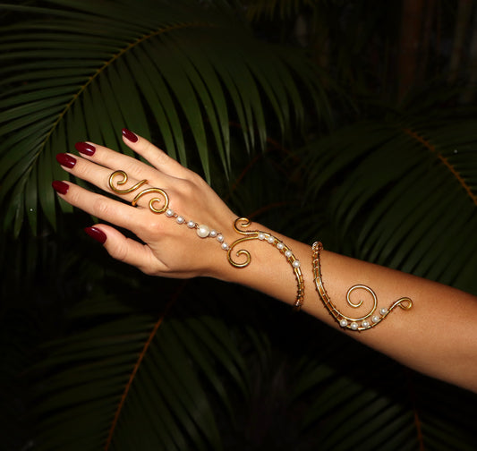 Afrodita Brace Cuff